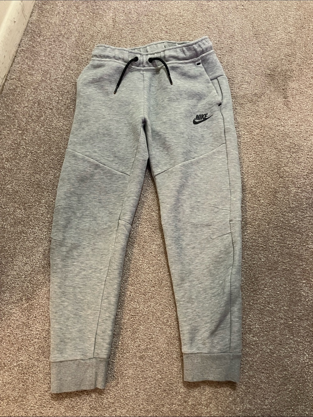 Nike Tech YOUTH MEDIUM (10-12yrs) Light Gray FleeceJoggers with Black Drawstring